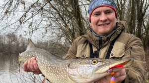 ДЖИГ В УСЛОВИЯХ ЖЁСТКОГО ПРЕССИНГА!5 ЧЕЛОВЕК НА ТОЧКУ ИЛИ КАК ПОЙМАТЬ РЫБУ НА ПОПСЕ