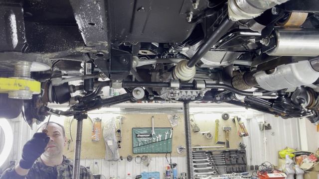 Сборка мостов и подвески, установка карданов, подключение электроблокировок Нивы, выезд на тест