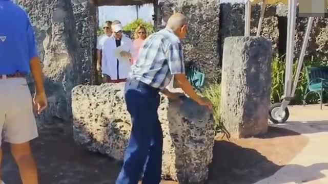 ЭТА комната была замурована 40 лет пока её СЛУЧАЙНО не обнаружили строители