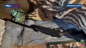 Полиция Запорожской области обнаружила нелегальный арсенал оружия и боеприпасов в селе Осипенко