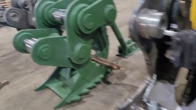 В России раньше не существовало специального оборудования для удаления пней.Сейчас уже не проблема