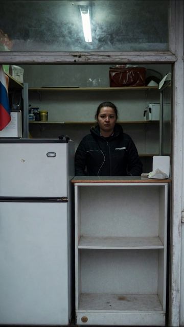 Жизнь в пустом магазине: надежда угасает #пессимизм #реальность #одиночество