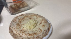 Фарширую блинчики.