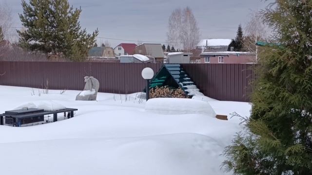 Шашлыки на даче в марте 2026