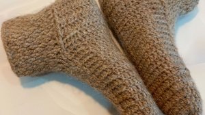 Носки крючком из верблюжьей пряжи