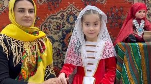 Стихотворение С. Стальского Читает на родном языке воспитанница ДС 75 со своей мамой