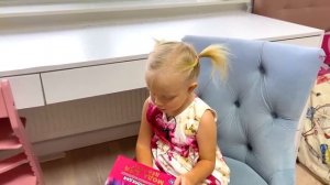 Что внутри !? София и Ника режут Антистрессы . Софунья шалунья