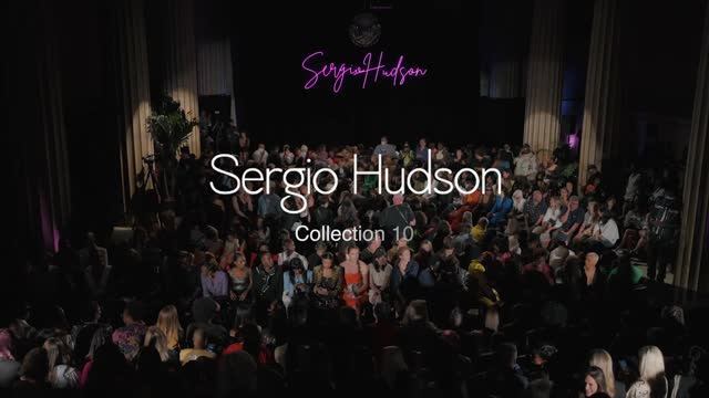 Показ женской коллекции Sergio Hudson осень-зима 2022-2023