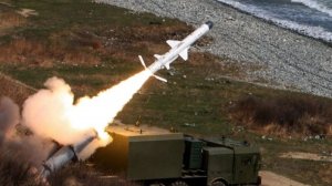 Такси Tesla,  скутер Yamaha, Российские и Китайские роботы.