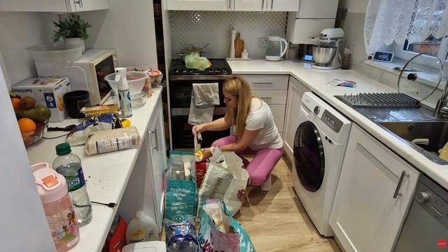Monika G. УБОРКА В НЕУЮТНОМ ДОМЕ ВМЕСТЕ СО МНОЙ