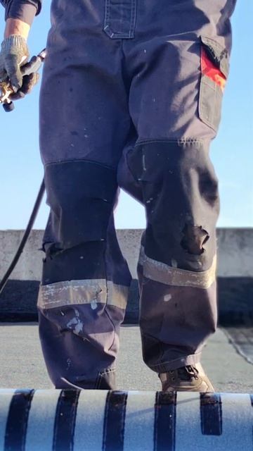 А вы отжигаете на работе? Капитальный ремонт кровли г. Краснодар.