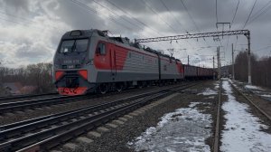 «Новая маска!» Электровоз «Ермак» 2ЭС5К-673 с грузовым поездом на ст.Медвежья Гора, 2025 год