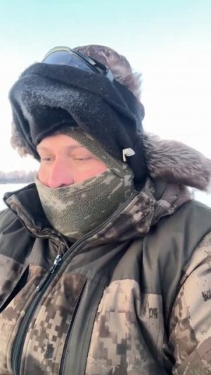 Завозим лодку на избушку.