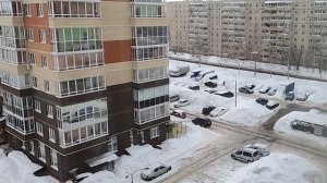 Люди откапывают АвтоПолдснежник Очень снежная зима 2026