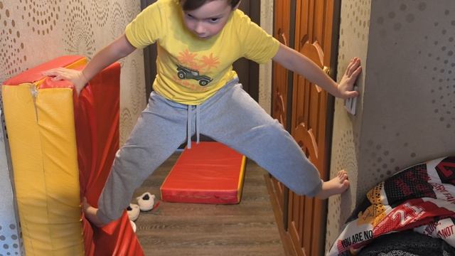 лазаем по стене