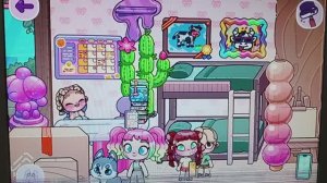 Все распаковывают подарки папы. Аватар ворлд