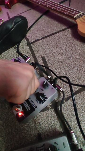 Death By Audio Fuzz_War копия