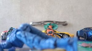 Скряга помогает Виа починить Жестянку