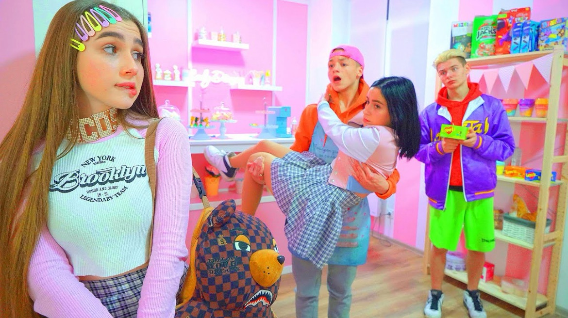 Леди Диана  ДИАНА ХОЧЕТ ВСТРЕЧАТЬСЯ С ЧУЖИМ ПАРНЕМ!!! НАШЛА ЗАМЕНУ СМАЙЛУ?