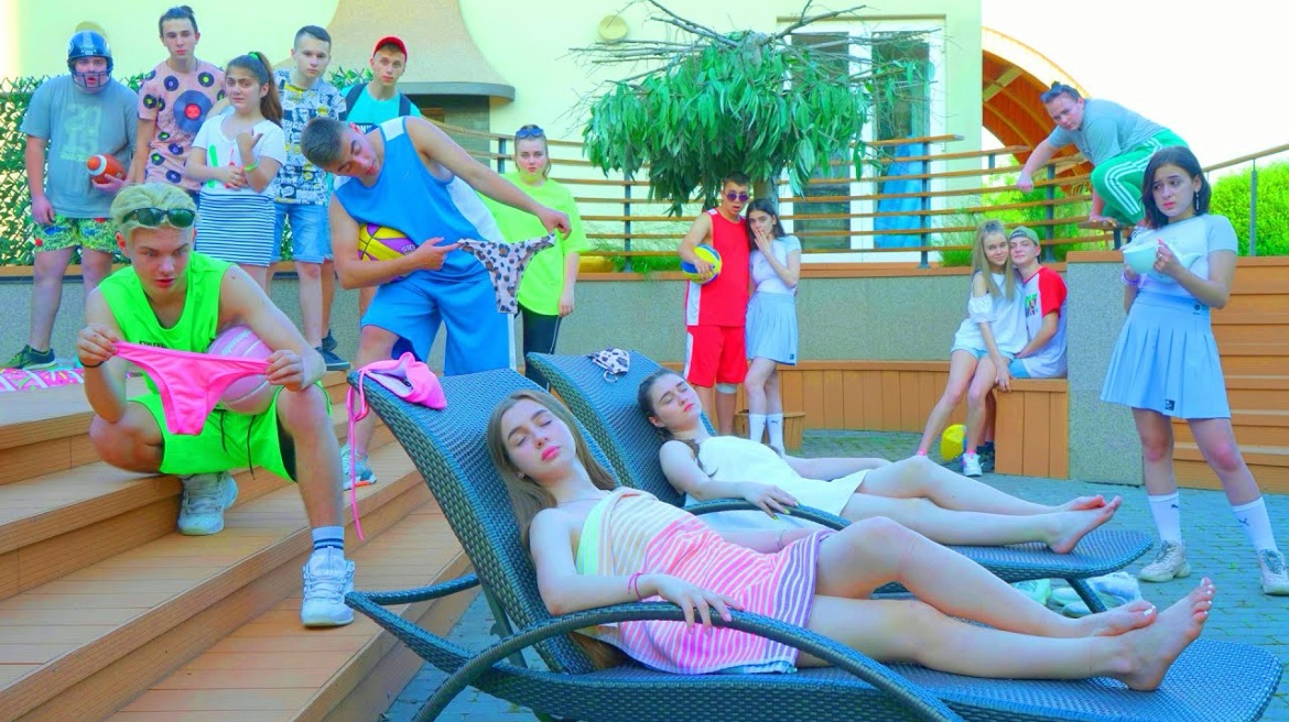 Леди Диана  СУМАСШЕДШИЕ КАНИКУЛЫ!!! ЧТО ПРОИСХОДИТ В ЛАГЕРЕ ЧЕРЛИДЕРШ?