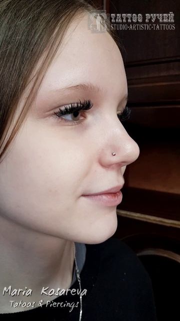 • пирсинг нострил для Алисы