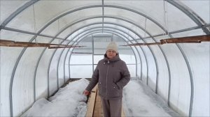 Первые весенние работы в теплице.