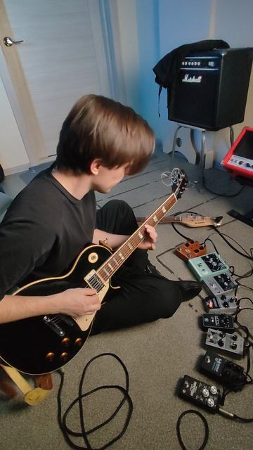 Death By Audio Fuzz_War копия