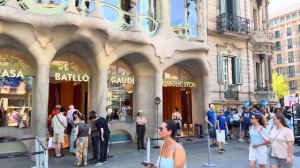 Барселона прогулка по ярким улицам города архитектуры и солнца