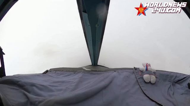 Russian AerospaceForces Su34 crew attacked Ukrainian Armed Forces personnel and a UAV control center смотреть онлайн
