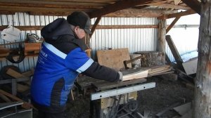 Завалявшийся топор обновил и насадил