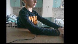 учу уроки и снова разбираюсь с хейтом