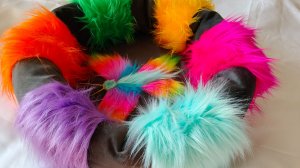 КОТ ВЫБИРАЕТ дизайнерскую лежанку. ДЛя взыскательных котов и их рабов.