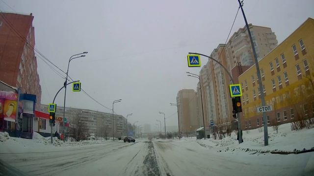 Движение на автомобиле по Тюмени до музыкальной школы и на Киевскую