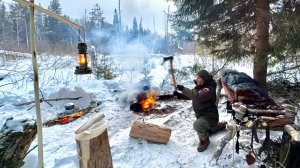 НАШЕЛ БОЛОТО В ЛЕСУ и ОСТАЛСЯ ТАМ БЕЗ ПАЛАТКИ | ПРОВАЛИЛСЯ ПОД ЛЁД В МОРОЗ - СПАС ТОЛЬКО КОСТЕР
