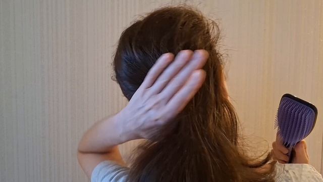 Асмр расчесываю волосы