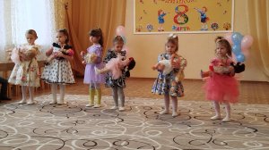 ТАНЕЦ С КУКЛАМИ.