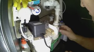 Протекает сифон на кухне. Хитрый ремонт.