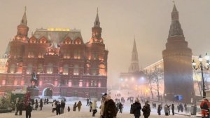 Зимняя Москва 2026 снежная прогулка у Кремля и праздничная атмосфера города ❄️