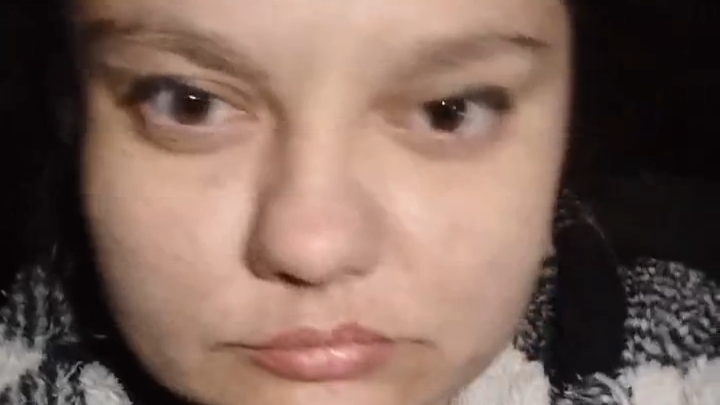 ХОЗЯЙКА ПЕРЕПИЛА АЛЕУТОВ/ТУСОВКА БЕЗДОМНЫХ НА СВАЛКЕ  #бомжи #бездомные #сочи #катясочи #алеуты #топ