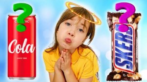 Девочки учатся правильно питаться с волшебным автоматом