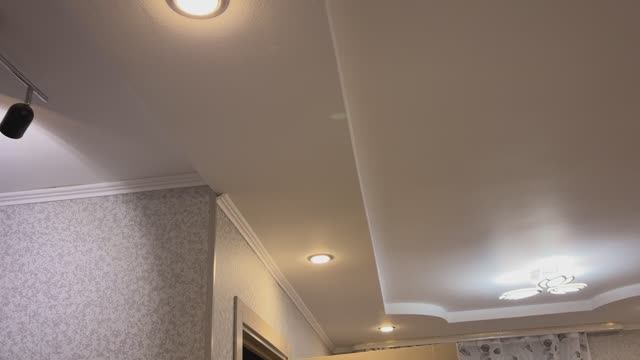 Управление освещением на первом и втором этаже дома