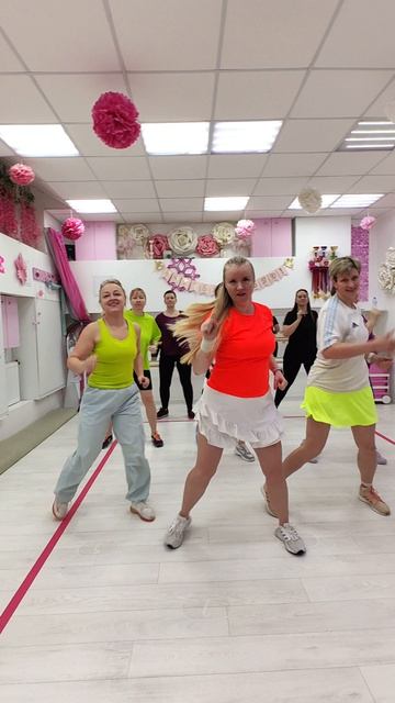 Ш-шшшш! Не видишь, я танцую?! ♥️🤣😍/ движ112