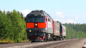 ТЭП70-0436 с рабочим поездом следует через о.п. Слободчиково