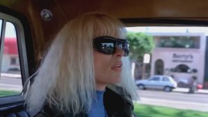 Словно сумерек наплыла тень.