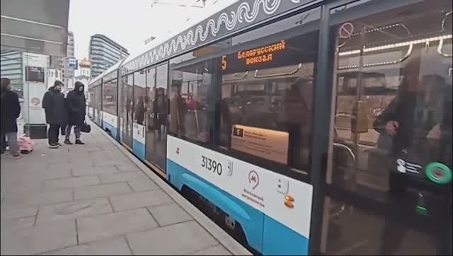 Предновогодняя поездка на трамвае 71-931М "Витязь-М" по новому трамвайному маршруту №5 (19.12.2025)