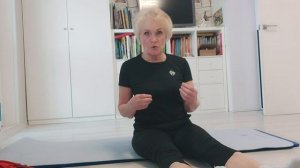 Помогаем тазобедренным суставах. 4 упражнения.