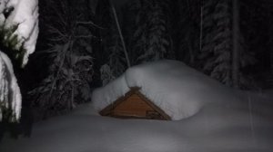ИЗБА УХОДИТ ПОД СНЕГ! ЖИВУ ОДИН В ИЗБЕ. БЫТ И ПОВСЕДНЕВНЫЕ ТРУДОВЫЕ ХЛОПОТЫ.