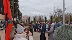 Известия. Владимир: Вопрос священнику - Как церковь поддерживает русских воинов