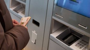Число банкоматов в России сократилось до минимума с 2010 года