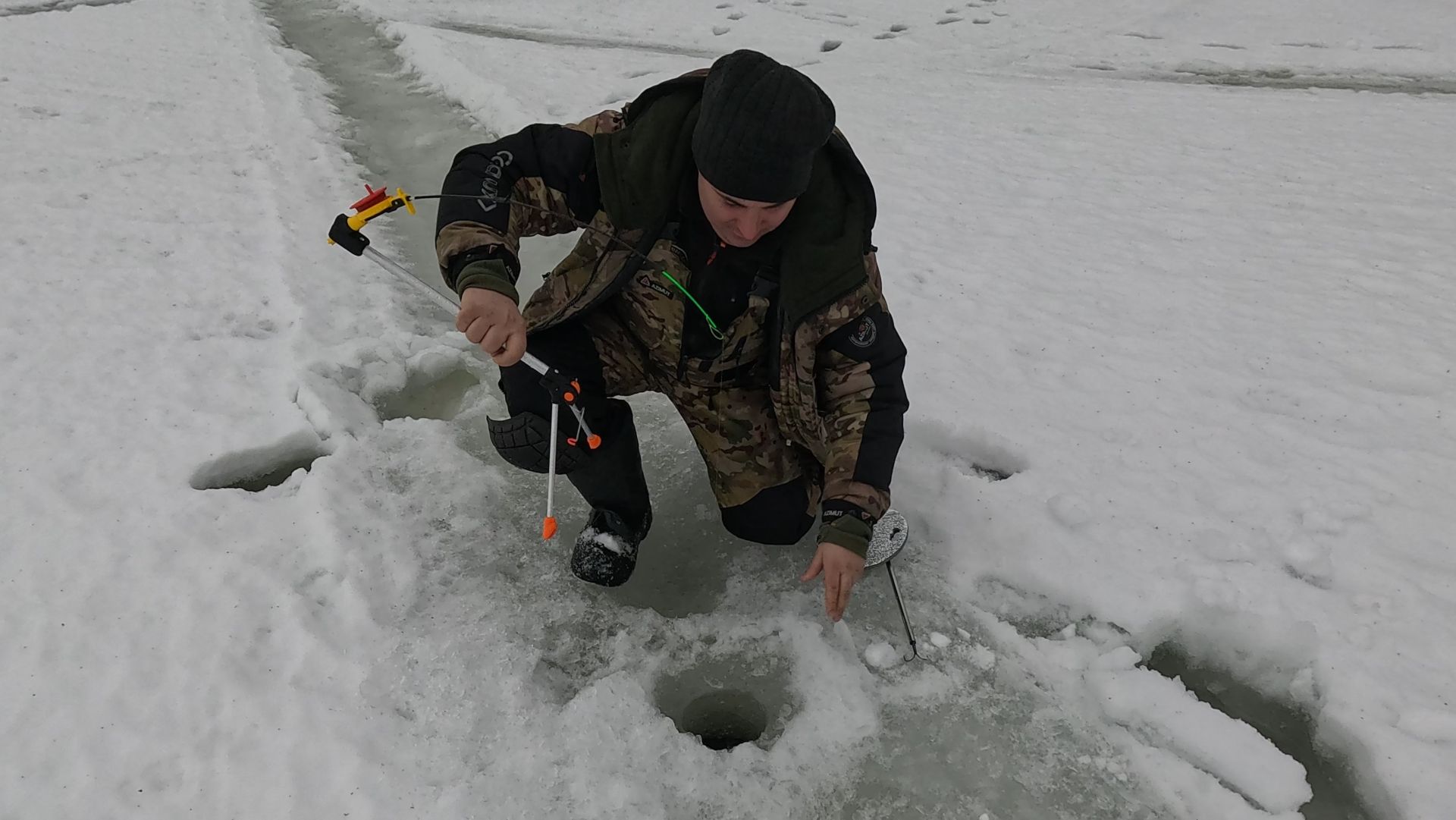 ЗИМНЯЯ РЫБАЛКА В ОТТЕПЕЛЬ